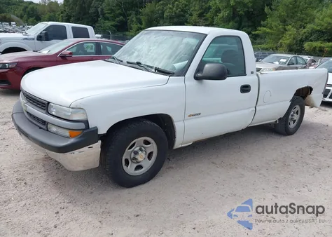 2000 Chevrolet Silverado C1500 from USA, damaged, VIN 1GCEC14W8YZ321924